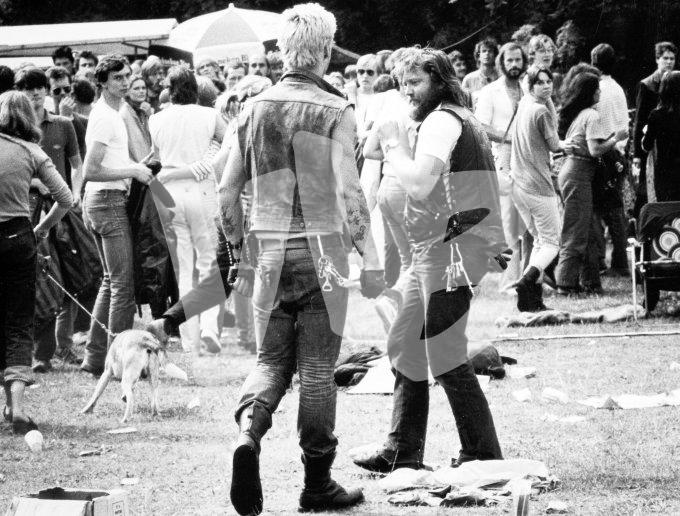 Gevecht tussen 2 Hells Angels  vvbvanbree4617