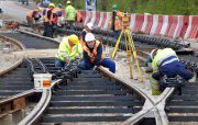vvbfoto working on railway delft 956 