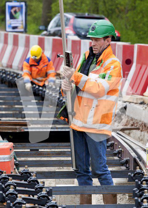 vvbfoto working on railway delft 958 