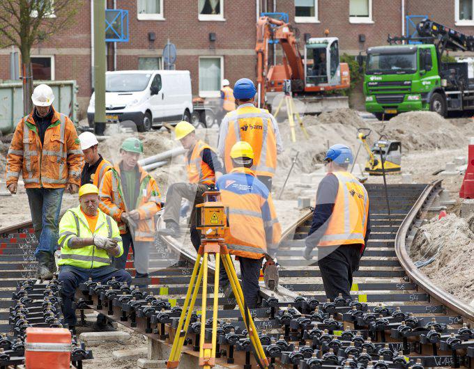 vvbfoto working on railway delft 972 