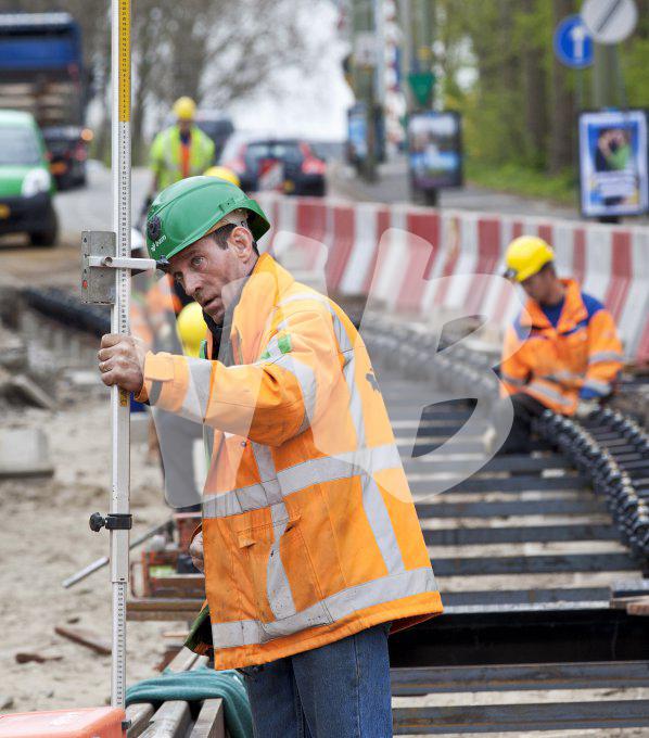 vvbfoto working on railway delft 974 