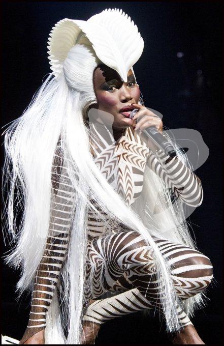 Grace Jones vvbvanbree 5140