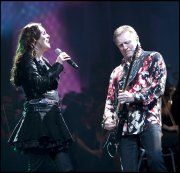 John Miles met Sharon den Adel   vvbvanbree 5172