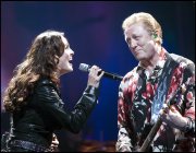 John Miles met Sharon den Adel   vvbvanbree 5175