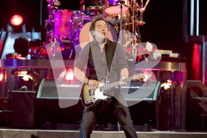 Bruce Sprinsteen in Gelredome   vvbvanbree 5474