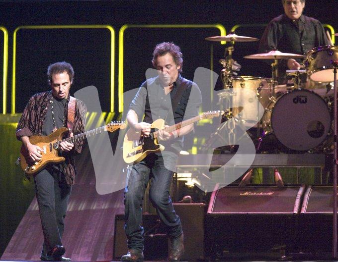 Bruce Sprinsteen in Gelredome   vvbvanbree 5475