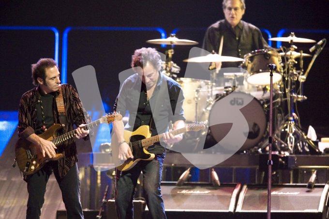 Bruce Sprinsteen in Gelredome   vvbvanbree 5477