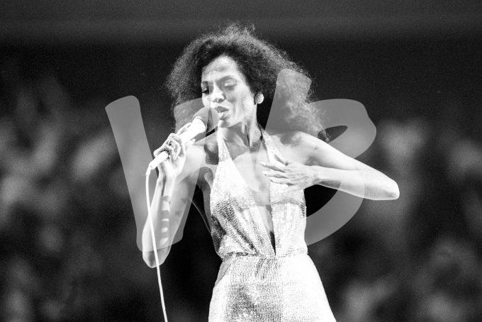Diana Ross in Ahoy    vvbvanbree 5508