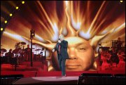 Paul de Leeuw in Gelredome   vvbvanbree 5372