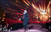 Paul de Leeuw in Gelredome   vvbvanbree 5373