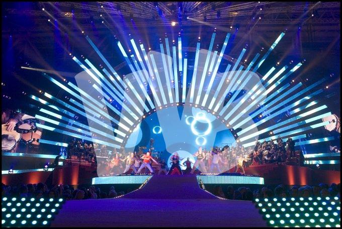 Paul de Leeuw in Gelredome   vvbvanbree 5374