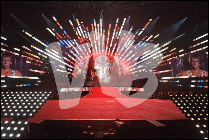 Paul de Leeuw in Gelredome   vvbvanbree 5376