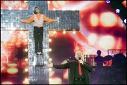 Paul de Leeuw in Gelredome   vvbvanbree 5378