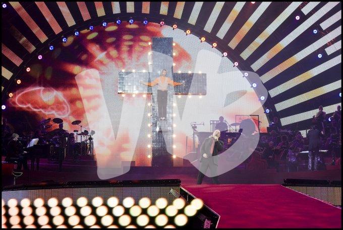 Paul de Leeuw in Gelredome   vvbvanbree 5379