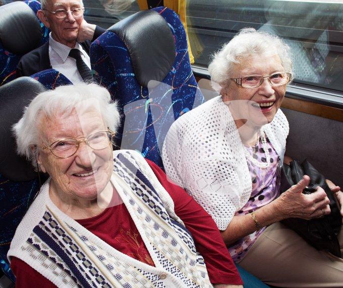 Ouderen maken een uitje  6516 